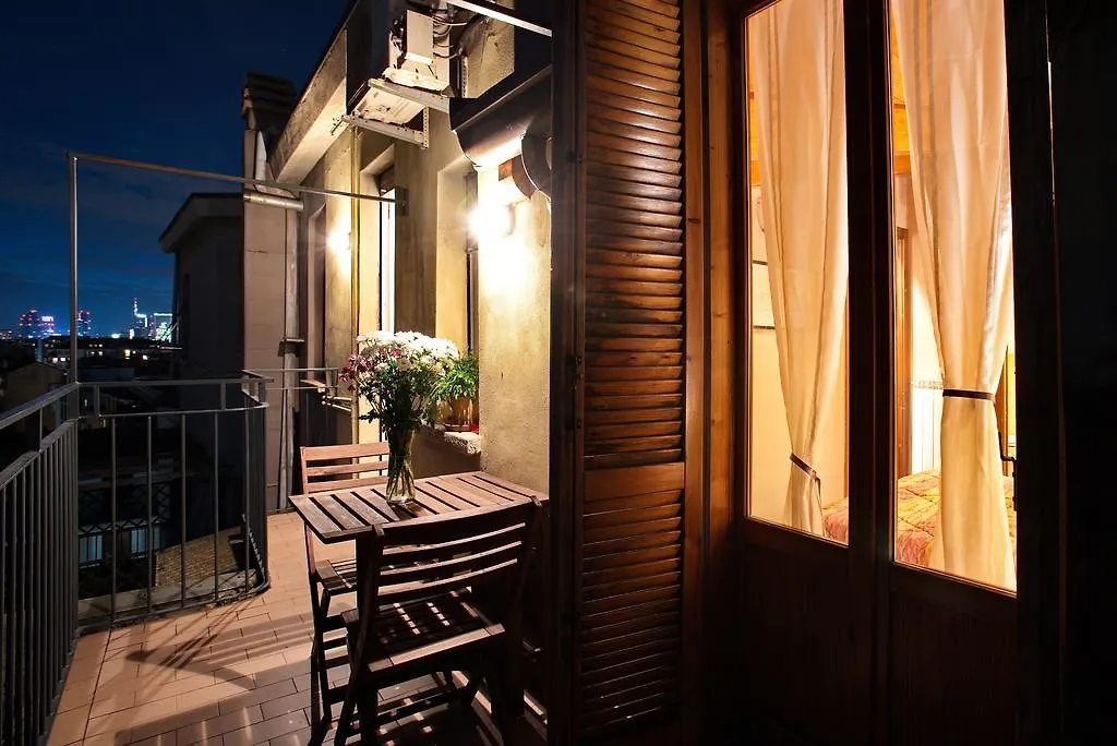Milan Skyline Apartment In Citta Studi A 1 Minuto Dal Metro Con Terrazzo Wi-Fi E Netflix