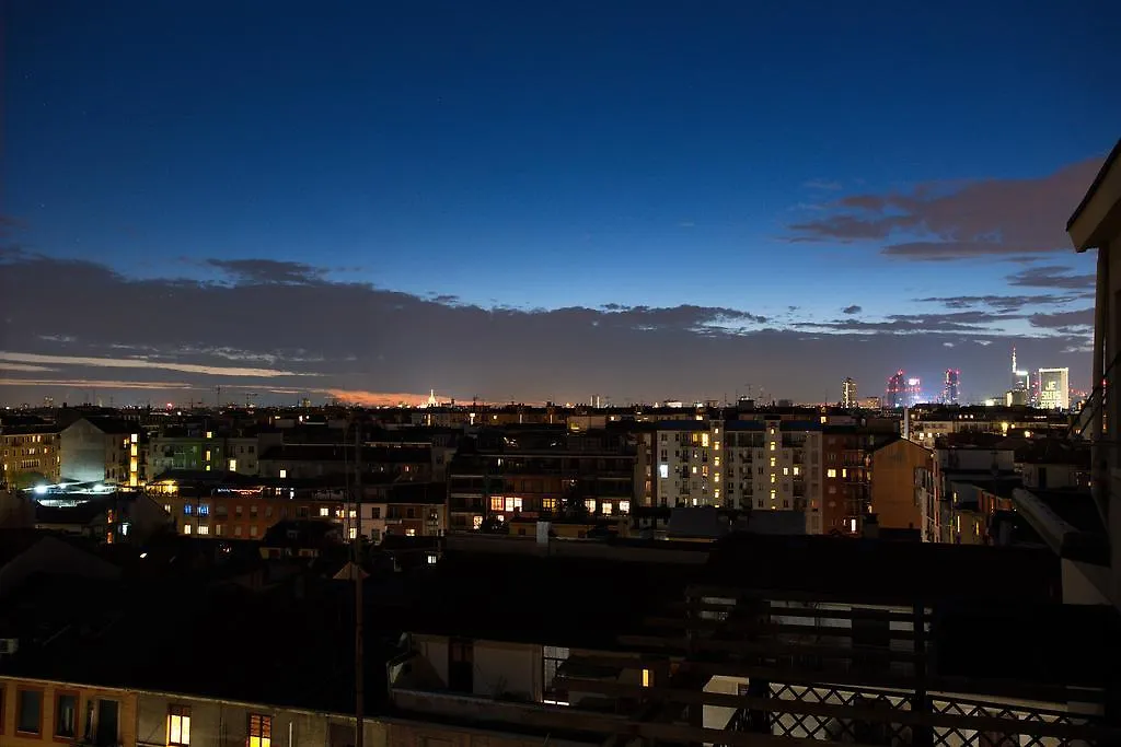 Milan Skyline Apartment In Citta Studi A 1 Minuto Dal Metro Con Terrazzo Wi-Fi E Netflix